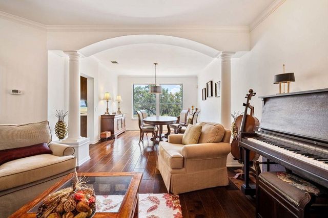 5511 Courtyard DR, Austin, TX 78731