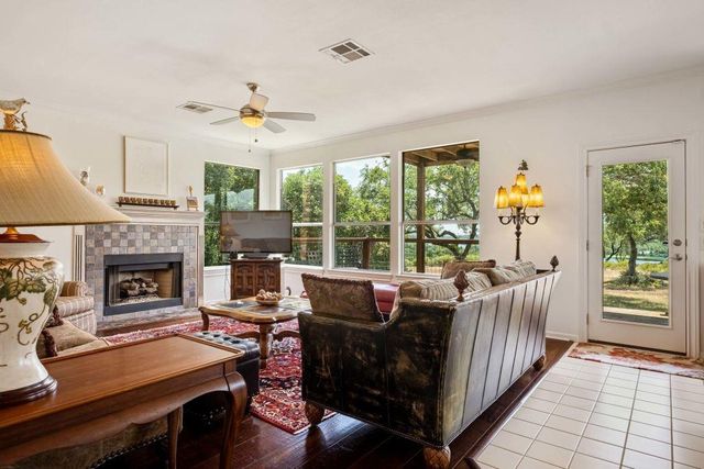 5511 Courtyard DR, Austin, TX 78731