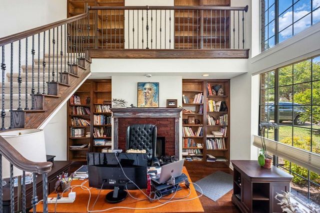 5511 Courtyard DR, Austin, TX 78731