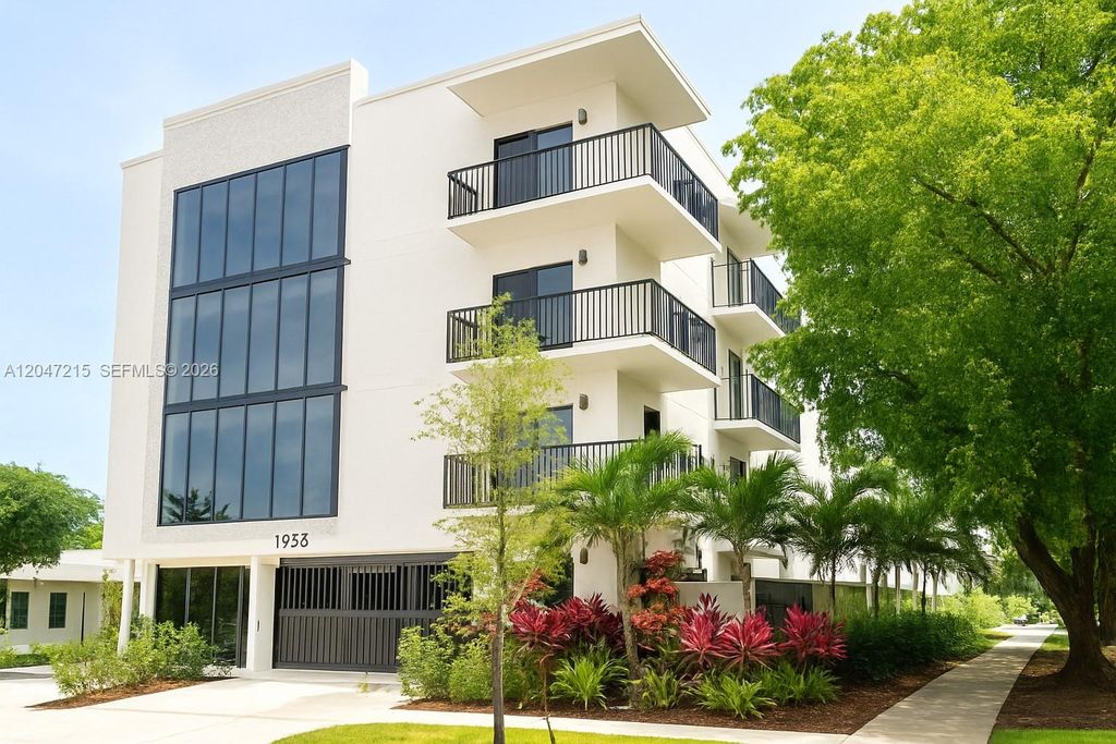 1950 Fletcher St 305, Hollywood, FL 33020