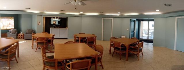 2133 SW Pine LN 1, Cape Coral, FL 33991