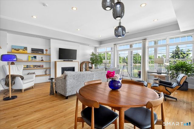 284 Shore Drive, Branford, CT 06405