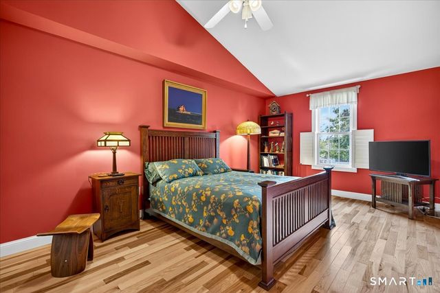 284 Shore Drive, Branford, CT 06405