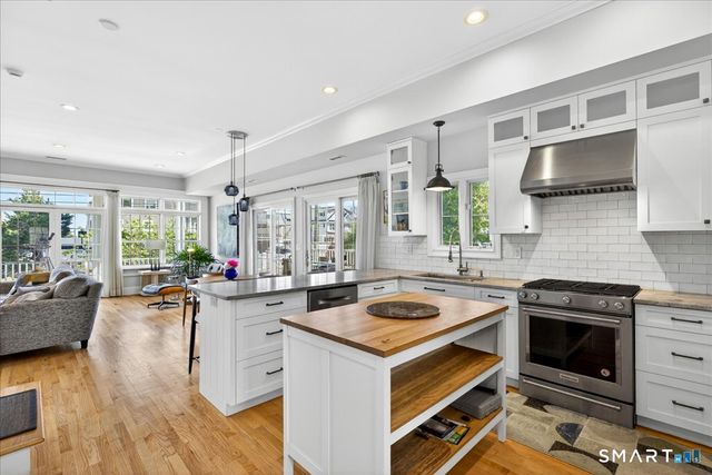 284 Shore Drive, Branford, CT 06405
