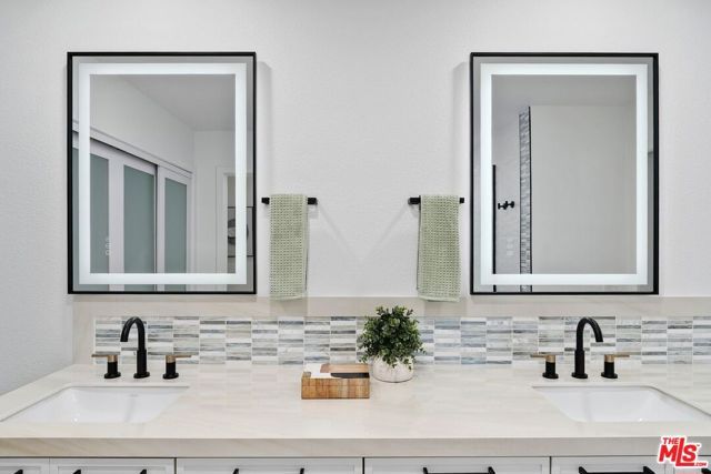 38592 Nasturtium Way, Palm Desert, CA 92211