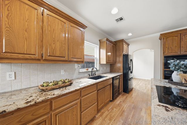 9432 E 77th Street, Tulsa, OK 74133
