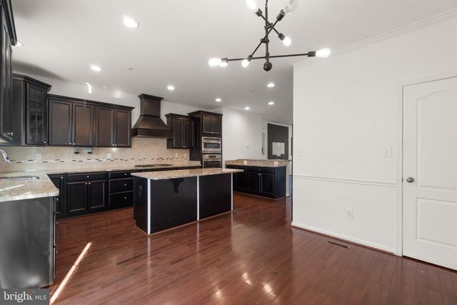 8020 RAVENCLAW RD, Elkridge, MD 21075