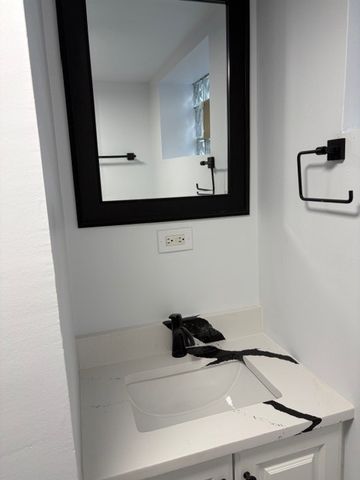 9720 S YATES Avenue 1, Chicago, IL 60617