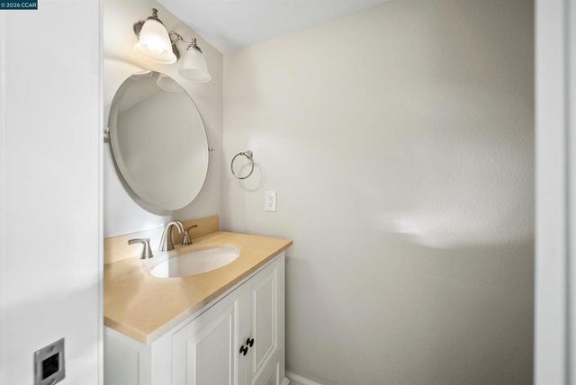 2017 Pine Knoll Drive 7, Walnut Creek, CA 94595