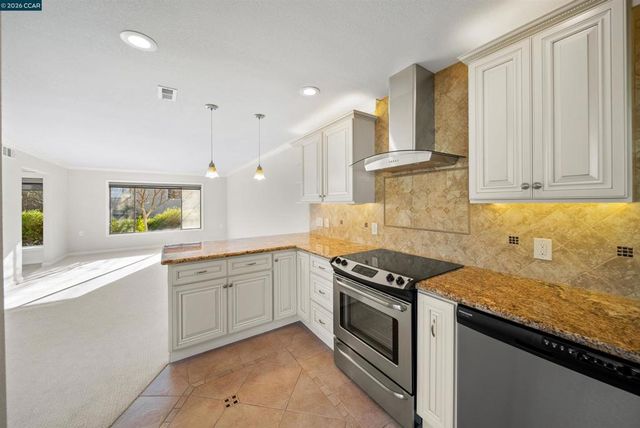 2017 Pine Knoll Drive 7, Walnut Creek, CA 94595