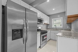 92 Ballard St 2, Fall River, MA 02720