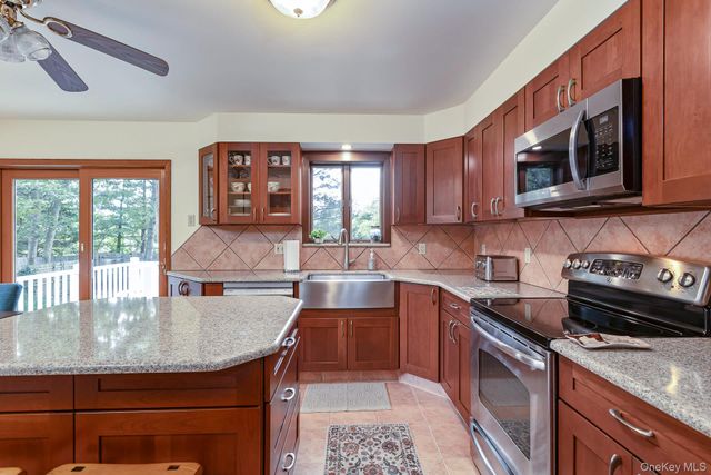 76 Wylde Road, Mount Sinai, NY 11766