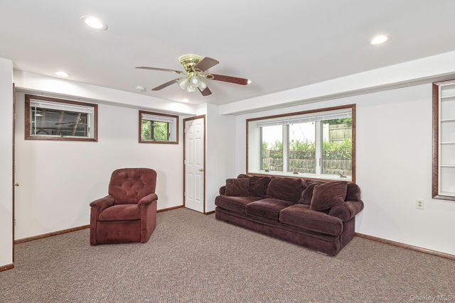 76 Wylde Road, Mount Sinai, NY 11766