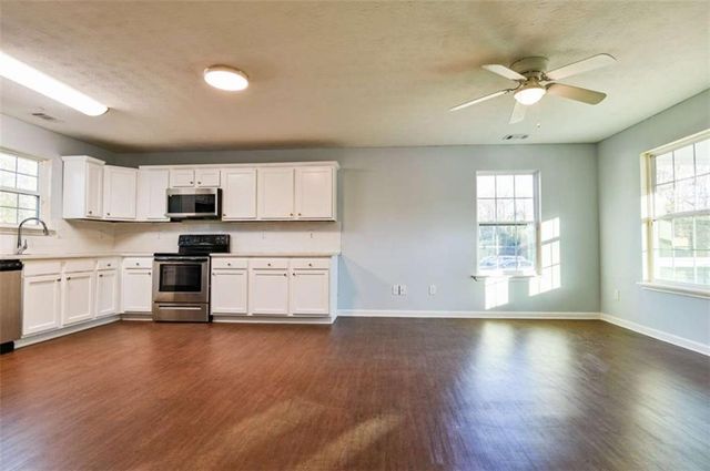 889 Green Valley Drive, Conyers, GA 30012