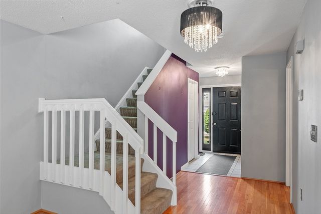 197 Chapman Pl 197, Leominster, MA 01453
