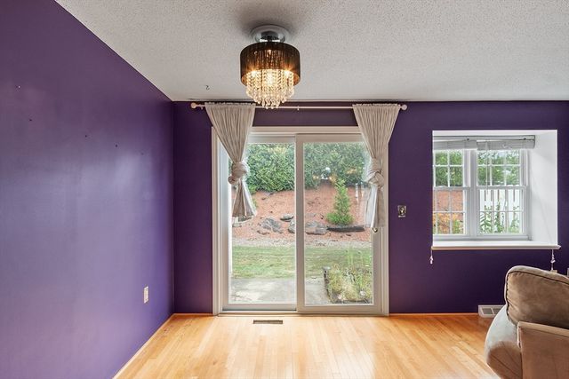 197 Chapman Pl 197, Leominster, MA 01453