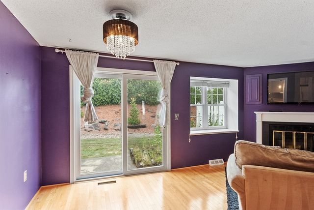 197 Chapman Pl 197, Leominster, MA 01453