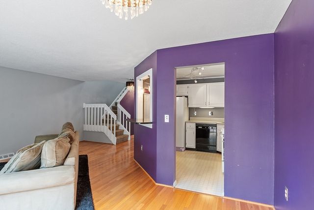197 Chapman Pl 197, Leominster, MA 01453