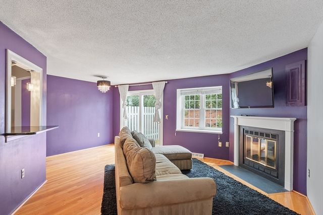 197 Chapman Pl 197, Leominster, MA 01453