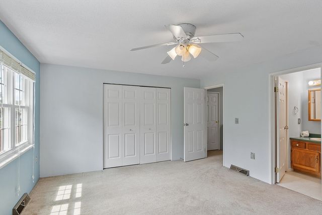 197 Chapman Pl 197, Leominster, MA 01453
