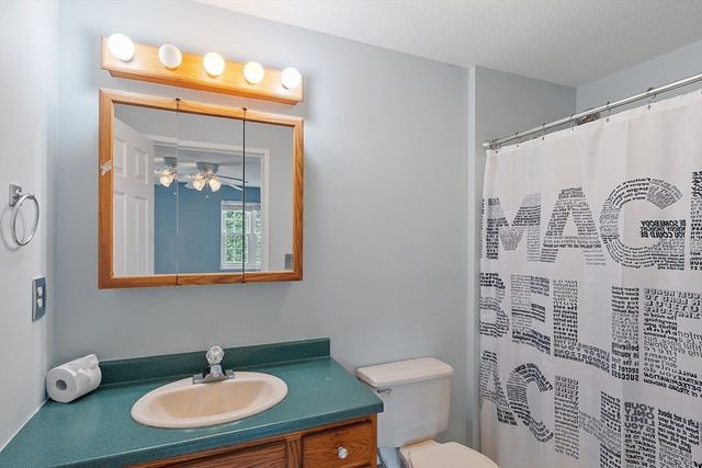 197 Chapman Pl 197, Leominster, MA 01453