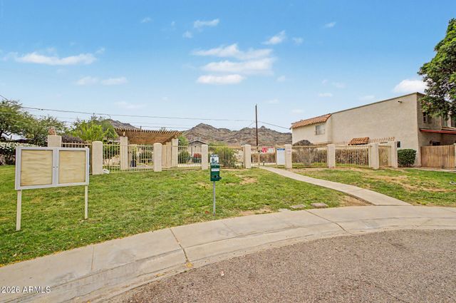 8841 N 12TH Place, Phoenix, AZ 85020