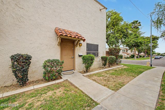 8841 N 12TH Place, Phoenix, AZ 85020