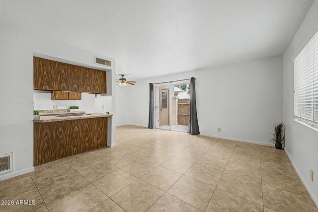 8841 N 12TH Place, Phoenix, AZ 85020