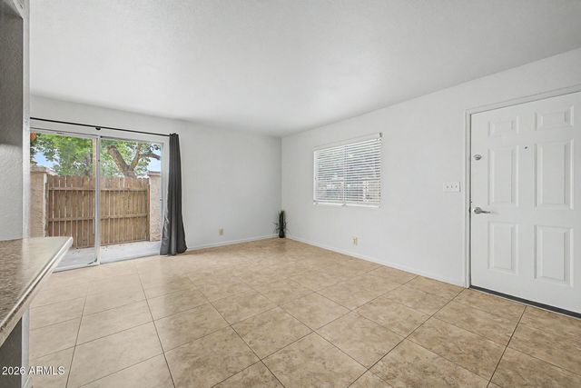 8841 N 12TH Place, Phoenix, AZ 85020
