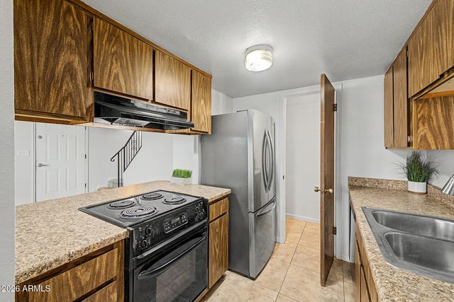 8841 N 12TH Place, Phoenix, AZ 85020