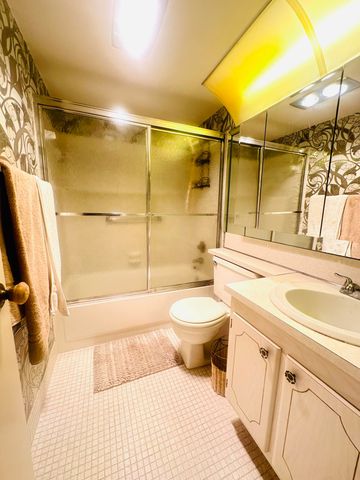 2017 Farnham N, Deerfield Beach, FL 33442