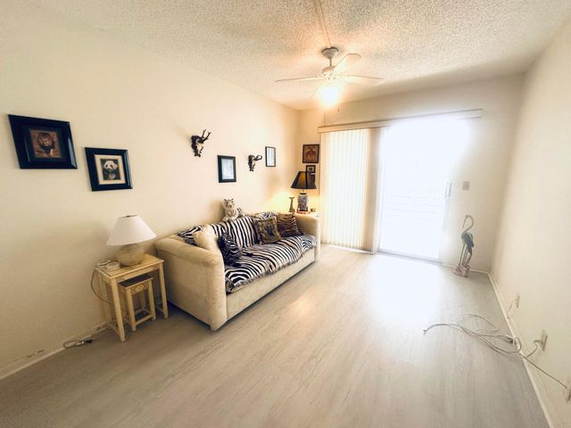2017 Farnham N, Deerfield Beach, FL 33442