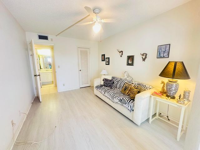 2017 Farnham N, Deerfield Beach, FL 33442