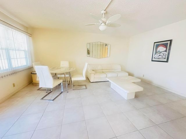 2017 Farnham N, Deerfield Beach, FL 33442