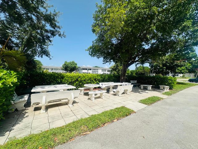 2017 Farnham N, Deerfield Beach, FL 33442