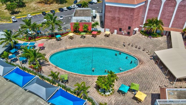 2017 Farnham N, Deerfield Beach, FL 33442