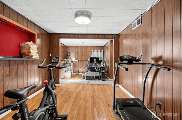193 McFarlane Road, Colonia, NJ 07067