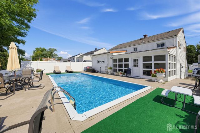 193 McFarlane Road, Colonia, NJ 07067