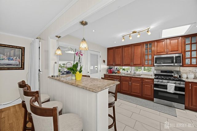 193 McFarlane Road, Colonia, NJ 07067