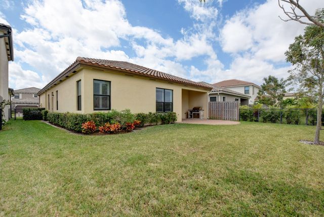 8835 Sandy Creek Way, Lake Worth, FL 33467