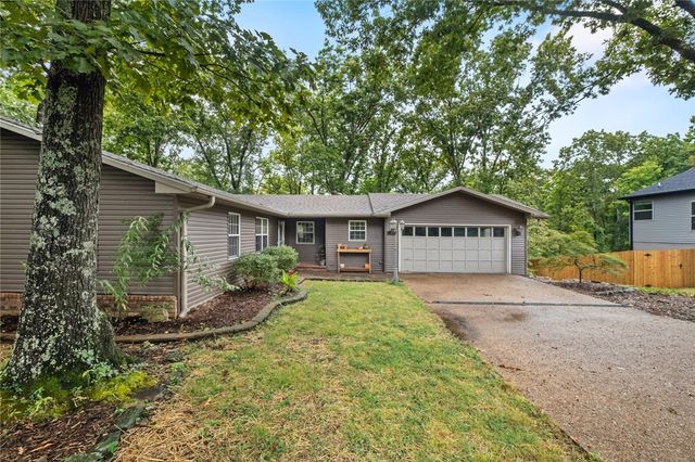 32 Wigtown Lane, Bella Vista, AR 72715