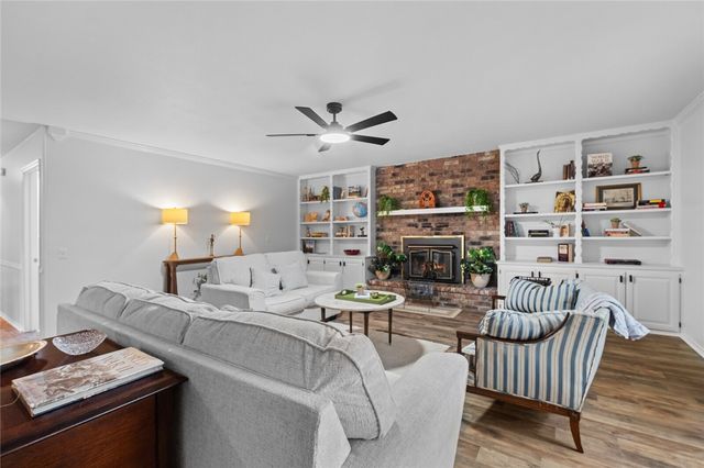 32 Wigtown Lane, Bella Vista, AR 72715