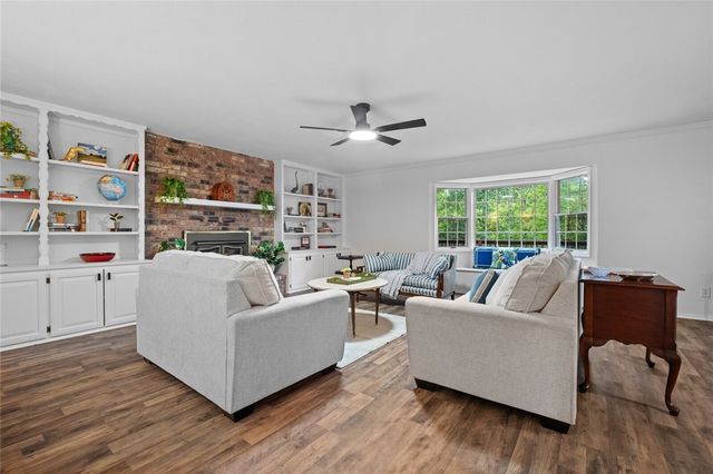 32 Wigtown Lane, Bella Vista, AR 72715