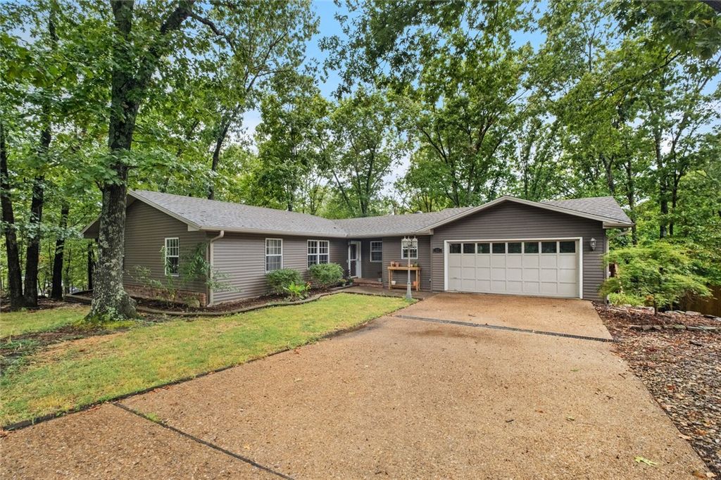 32 Wigtown Lane, Bella Vista, AR 72715