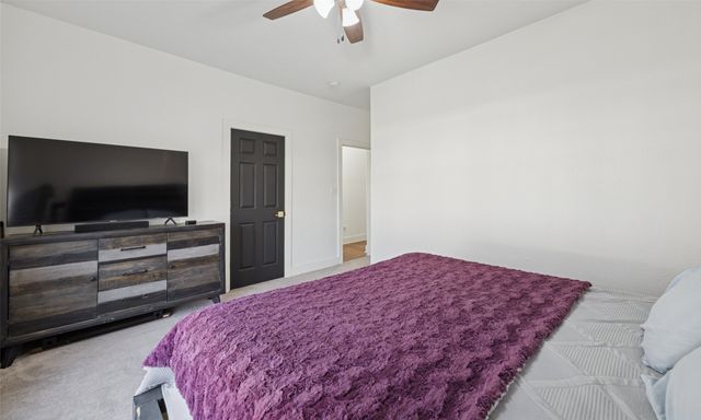 318 W Willingham Street, Cleburne, TX 76033