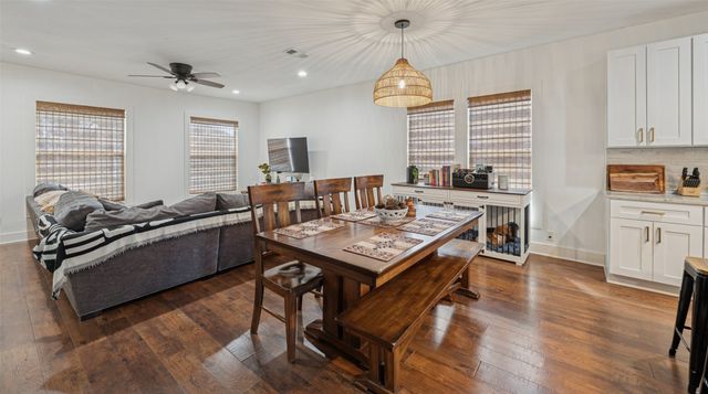 318 W Willingham Street, Cleburne, TX 76033