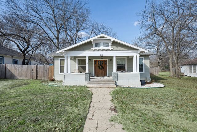 318 W Willingham Street, Cleburne, TX 76033