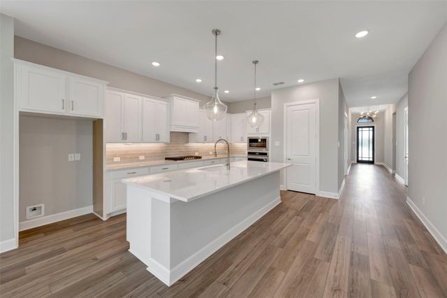 12319 Hackberry Drive, Mont Belvieu, TX 77523