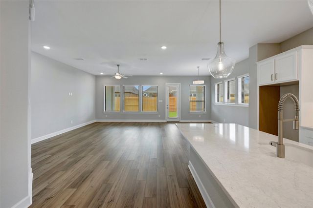 12319 Hackberry Drive, Mont Belvieu, TX 77523