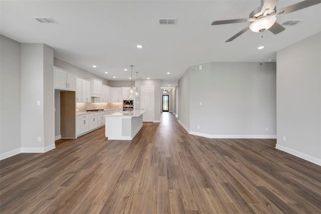 12319 Hackberry Drive, Mont Belvieu, TX 77523